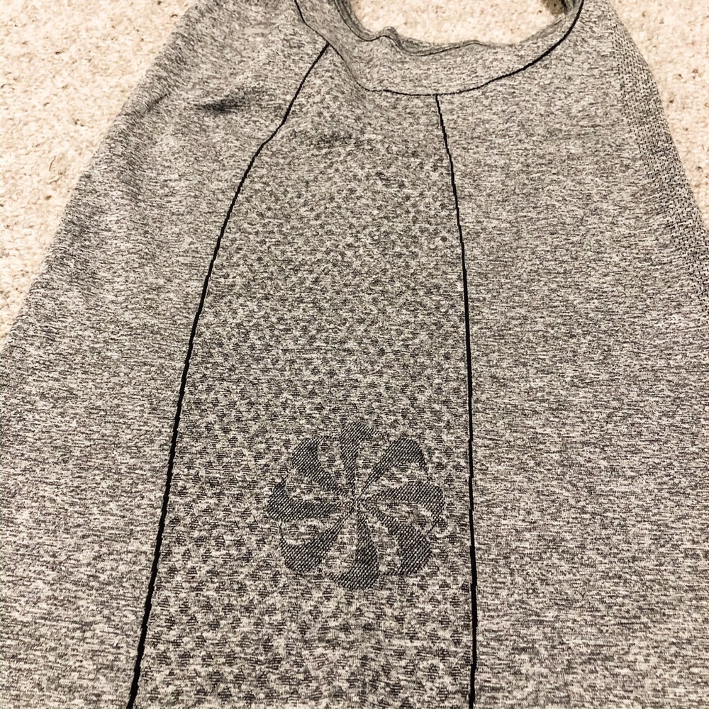[NIKE] Dri-Fit Seamless tank - Picture 4 of 6
